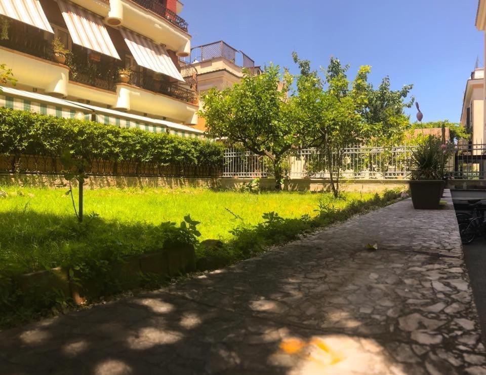 Alloggio Turistico Colosseo Roma Exterior foto